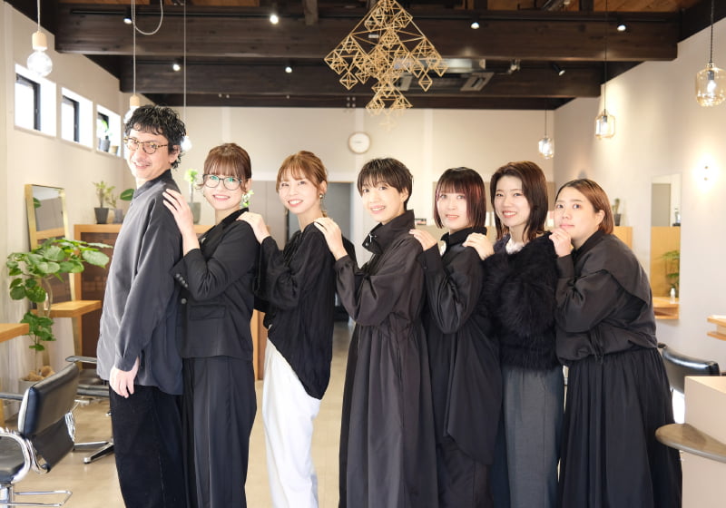 【美容師アシスタント募集！】スタッフ一人ひとりに合わせた教育制度あり◎スタッフが働きやすい環境で美容師ライフを！